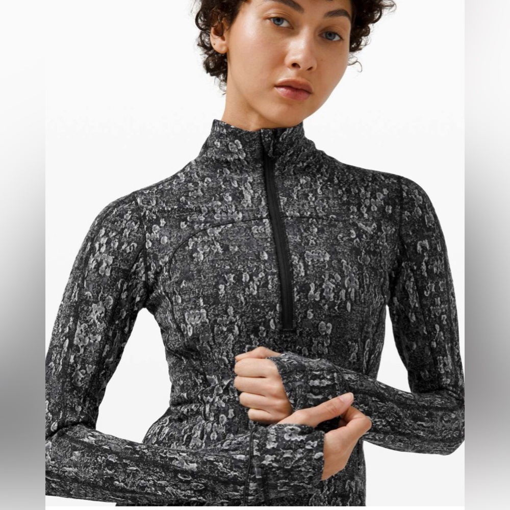 🖤Lululemon Run Briskly 1/2 Zip *Rulu
Eventide Jacquard BLK Alpine White Like🆕